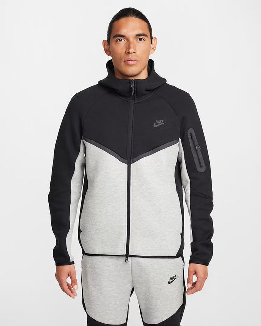 Nike tech